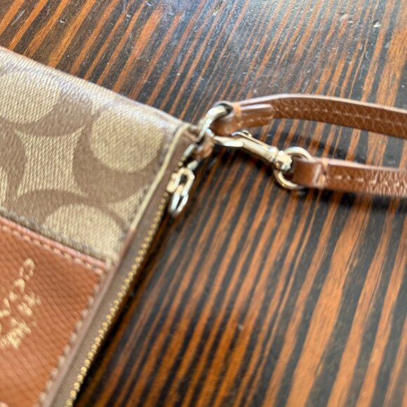 Coach wristlet Signature Canvas with leather - Picture 5 of 6